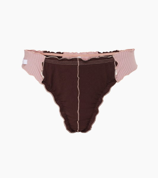 Wavy Thong in Brown with Pink