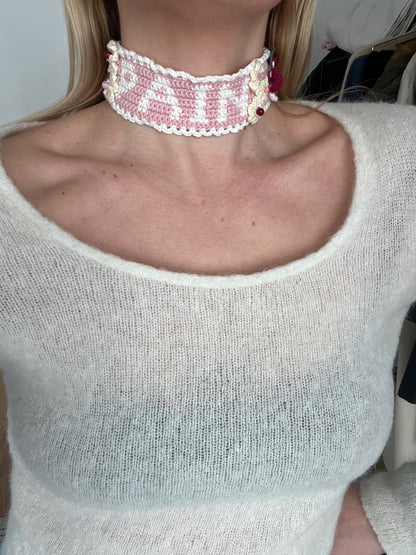 Knitted Necklace Pain