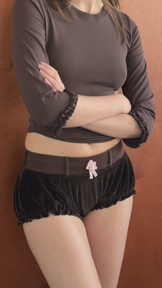 Shorts with Rosette in Brown